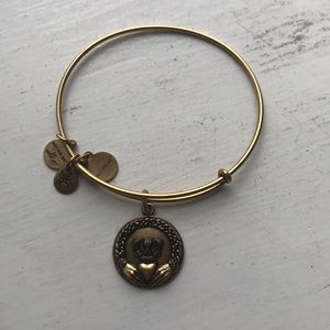 Alex and Ani claddagh bracelet